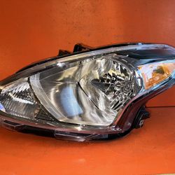 2015 - 2019 Nissan Versa Sedan Left Driver LH Side Halogen Headlight OEM