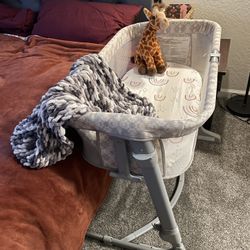 Baby Bassinet (Arm’s Reach) + Upgraded Mattress + 6 Linens +3 Waterproof Covers 