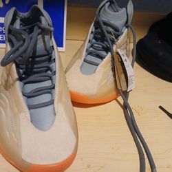 Yeezy  Basketball  Shoes