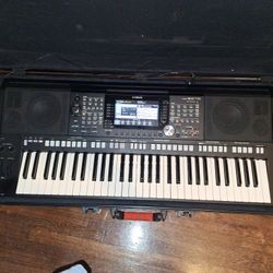 Yamaha Keyboard 