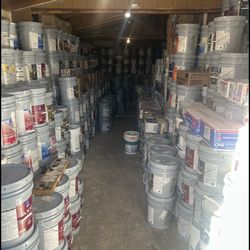 Tengo mas pinturas Nuevas y caulking  More new paint and caulking  Interior and exterior 