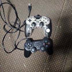 Vendo Estos Dos Controles  Baratos Están En Buen Estado 