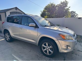 Toyota RAV4 Limited Silver