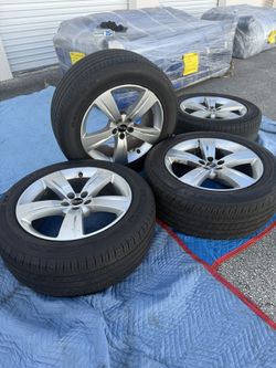 Velar Range Rover Rims+ tires, used like new