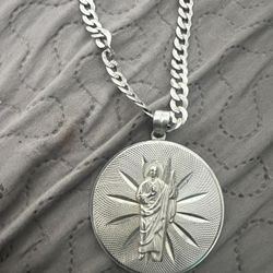 Silver Chain And Pedante