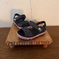 TODDLER CROC SHOES 