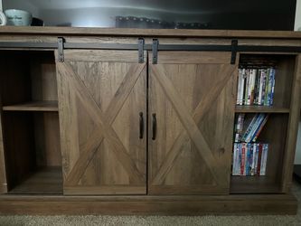 TV/Fireplace