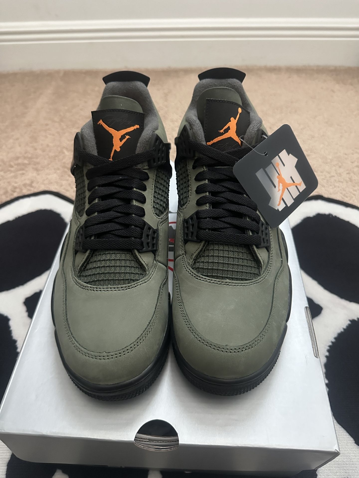 Air Jordan IV Undefeated Brand New SZ 9.5