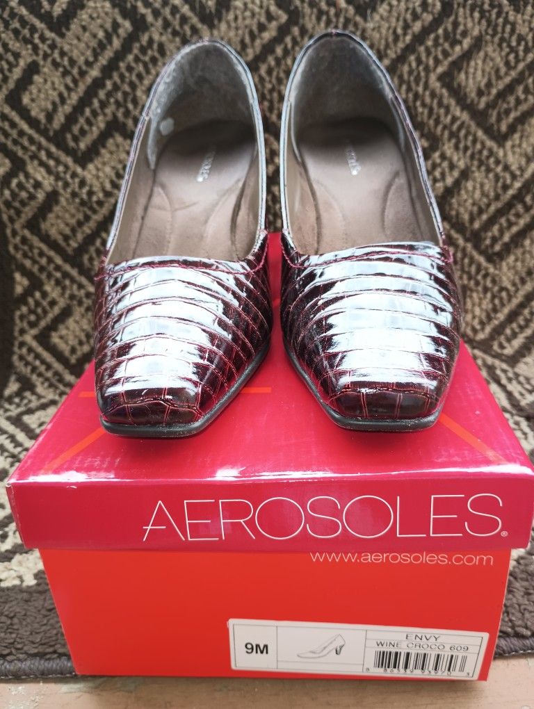 Aerosoles Red Crocodile Design Heels