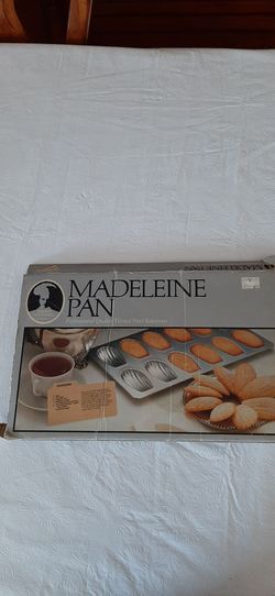 Vintage Baker's Advantage Madeleine Pan