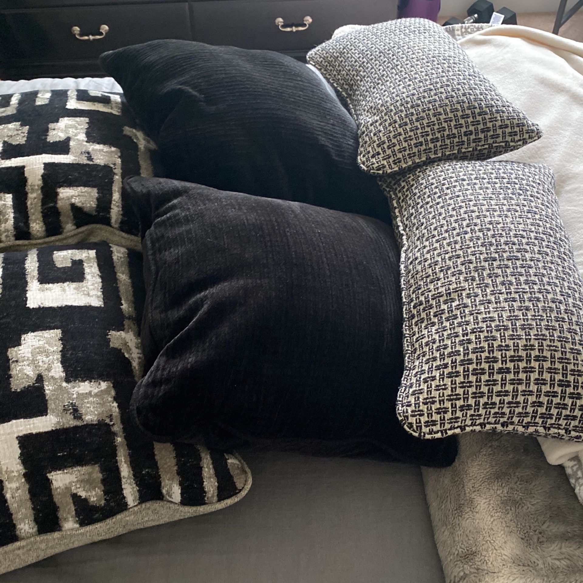 Couch Pillow Set (6)