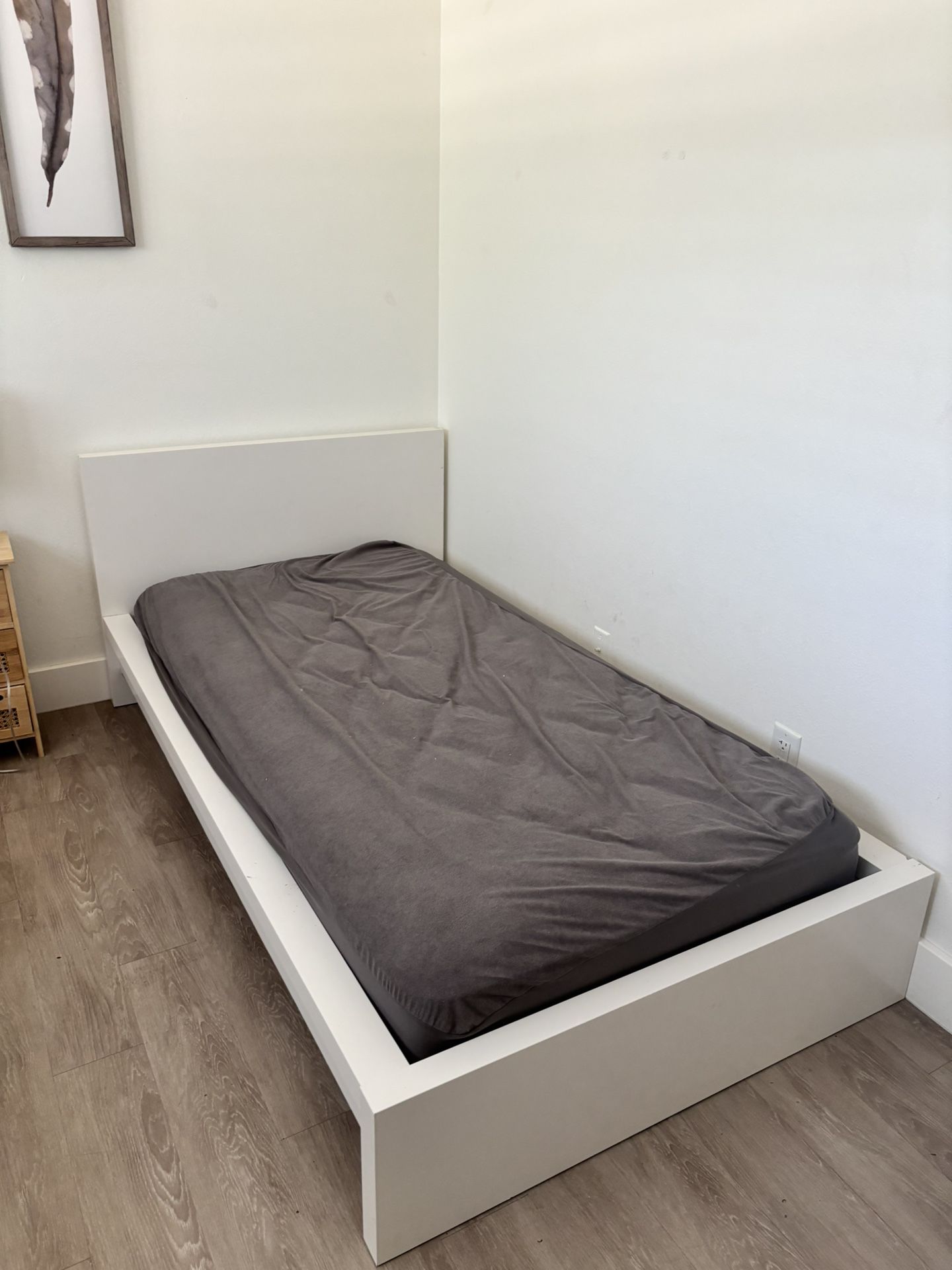 White Twin Bed With Mattress