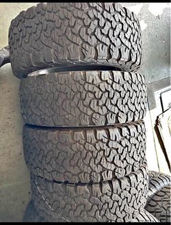 265 60 R 18 vendo llanta usadas marca Bfgoorich ko2