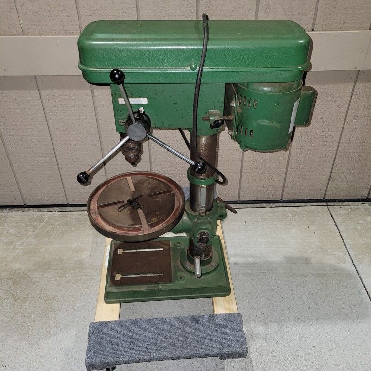 Central Machinery 12 Speed 3/4 Hp Bench Top Drill PRESS