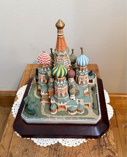 Danbury Mint statue of St Basil’s Cathedral in Moscow