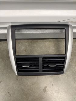2010 Subaru forester dash vent bezel oem