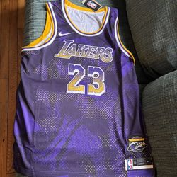 *Brand New* LeBron James LA Lakers Nike Select Series MVP Swingman Jersey Purple - XL