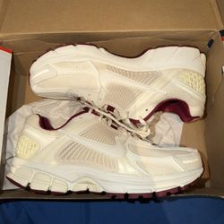 Nike Vomero 5 Valentines Day Sz 7.5