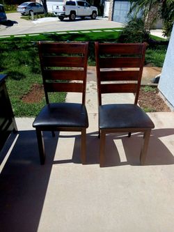 Solid oak dinning table/king size bed
