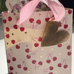 Pre-packed woman’s gift bag