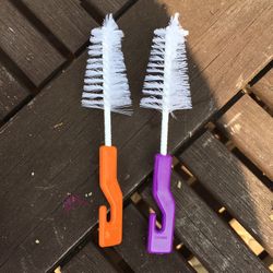 Extra small bottle brushes and X3 animal nursing feeding bottles only $6 for kittens, puppies, goat, other newborn animal