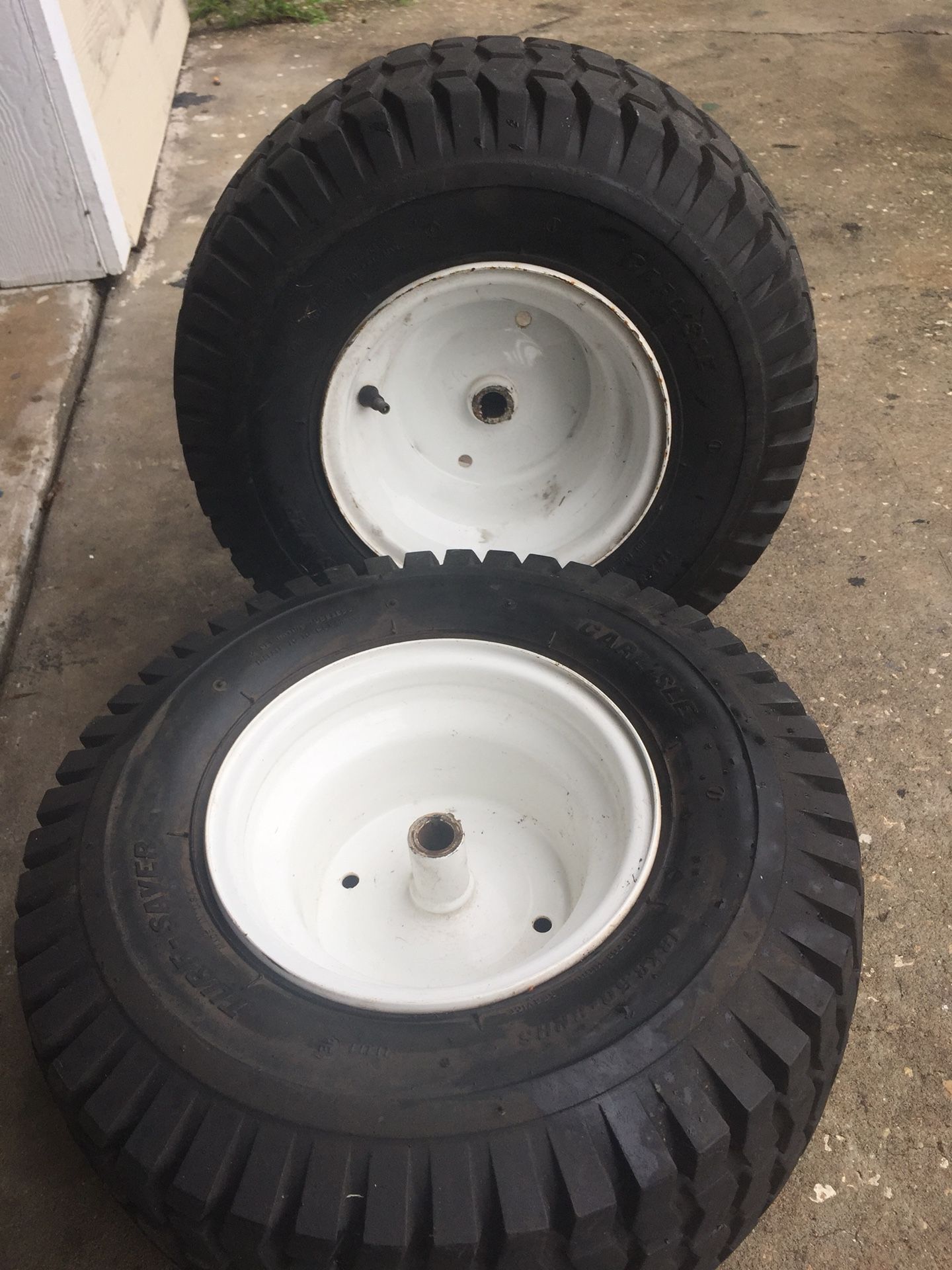 Riding mower rims & tires! Good condition !$20