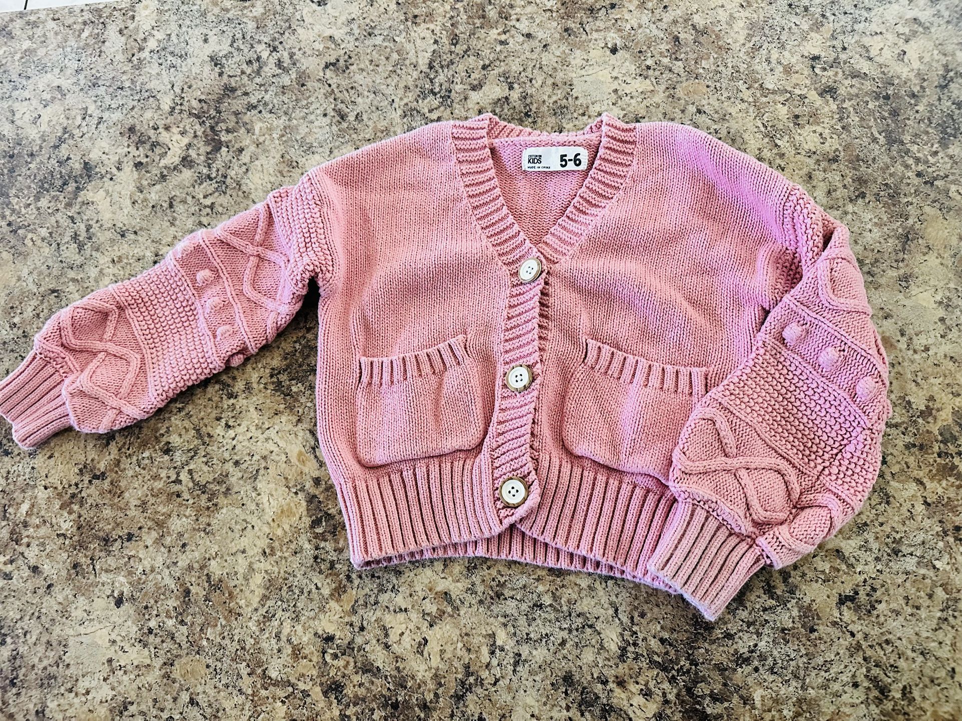 5 children’s sweaters 6/7