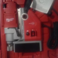 Milwuakee Electro-magnetic Drill