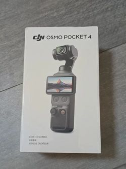 DJI Osmo Pocket 4 Creator Combo