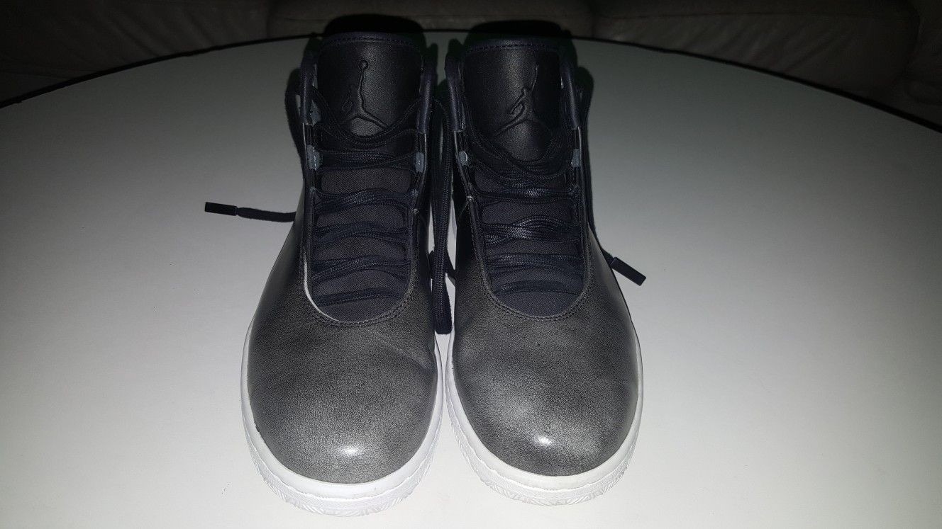 Jordan INSTIGATOR "Size 9 "