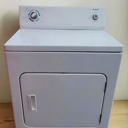 GAS DRYER HEAVY DUTY EXCELLENT CONDITION AND VERY CLEAN 