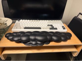 Monitor LG, keyboard and base