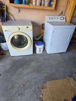Frigidaire Washer & GE gas dryer