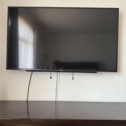 Sony 50” Flatscreen With Stationary Wall Mount 
