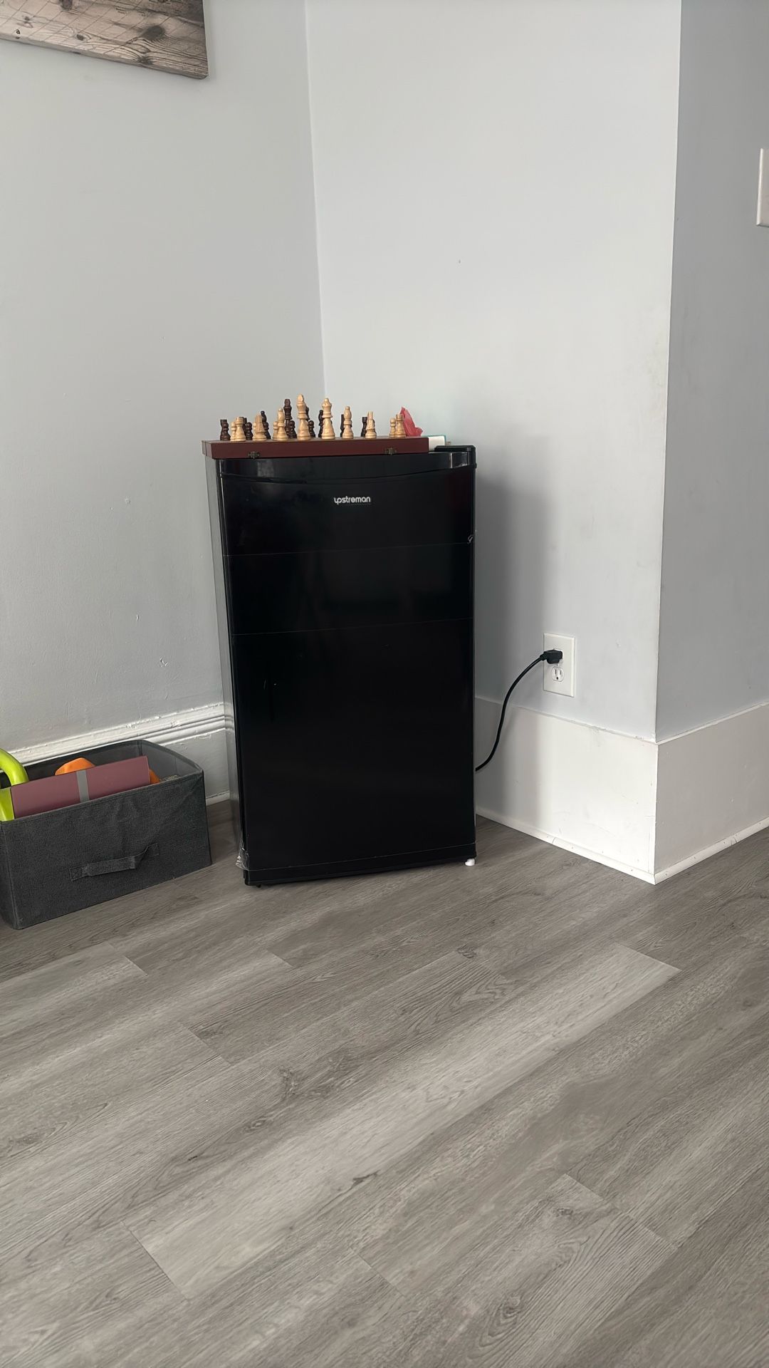 Mini fridge