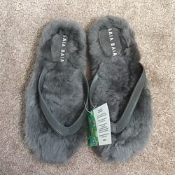 NWT-100% wool flip flop(Ugg similar)