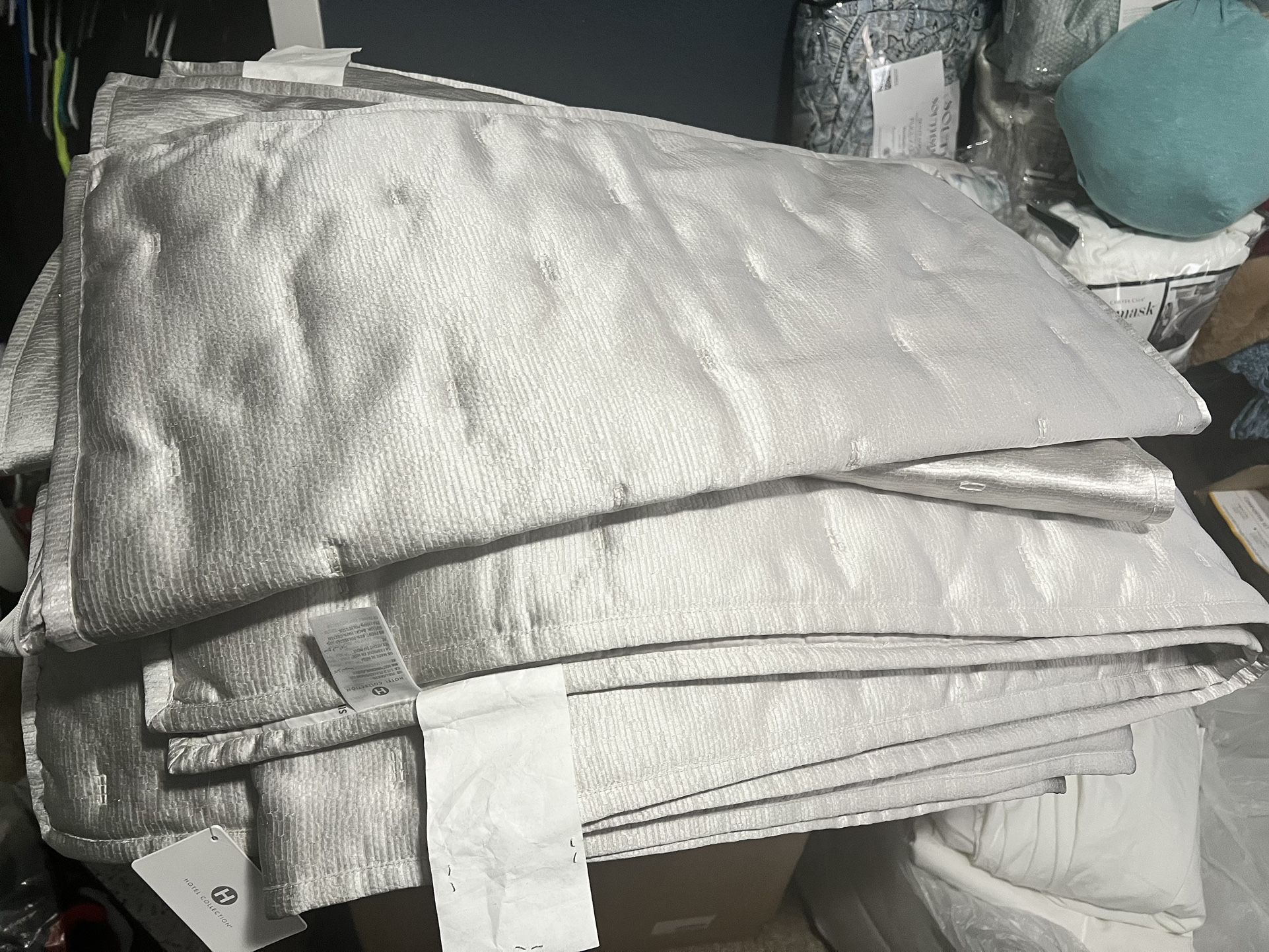 Full / Queen Quilt Set With 2 Euro Shams