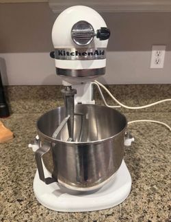 Kitchen Aid 5-Quart Mixer with Handle