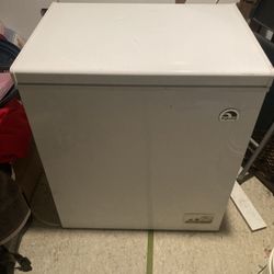 Igloo Freezer