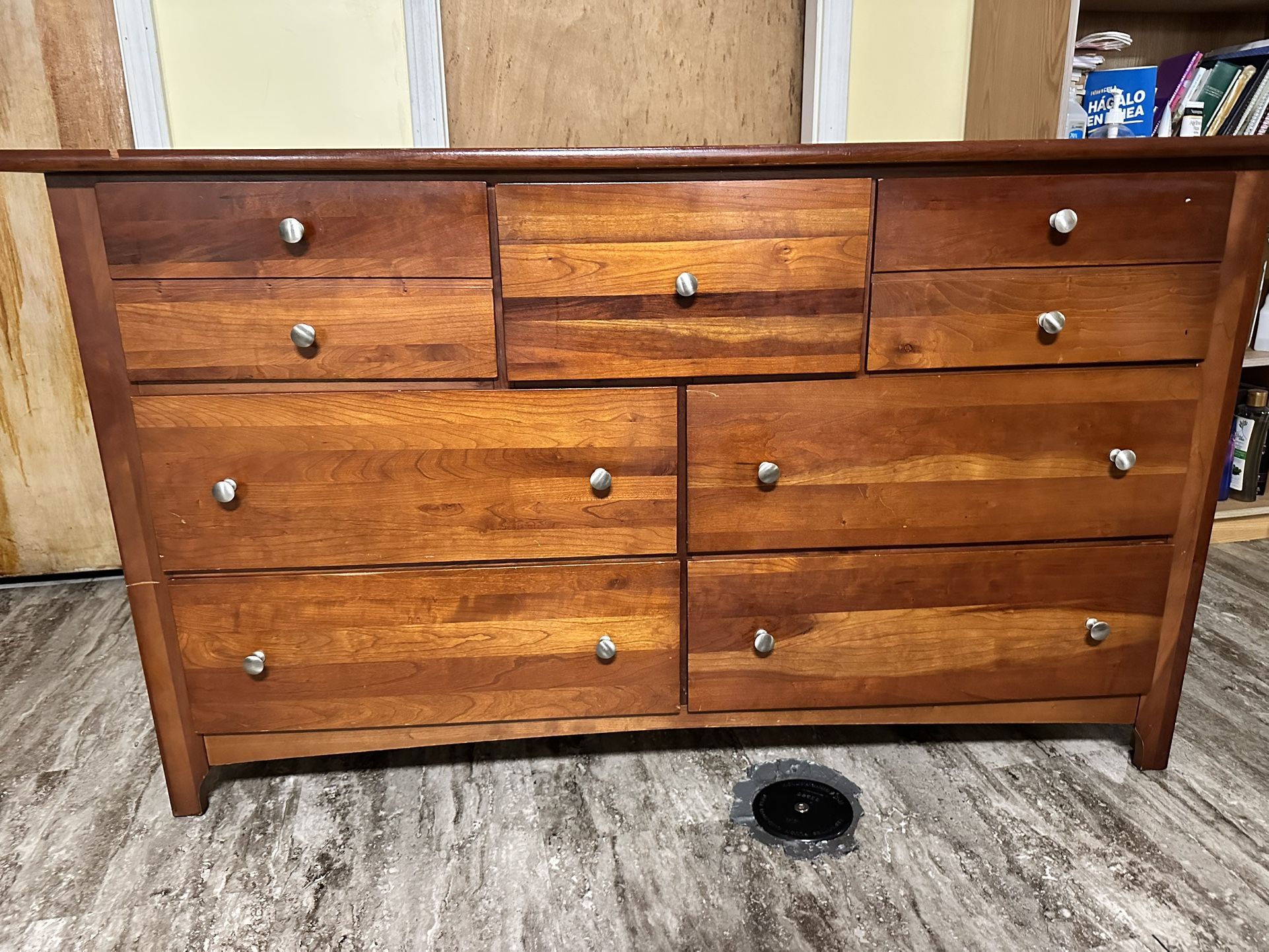 Dresser