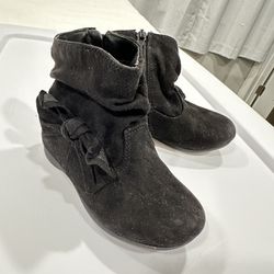 Size 6 Girls’ Boots