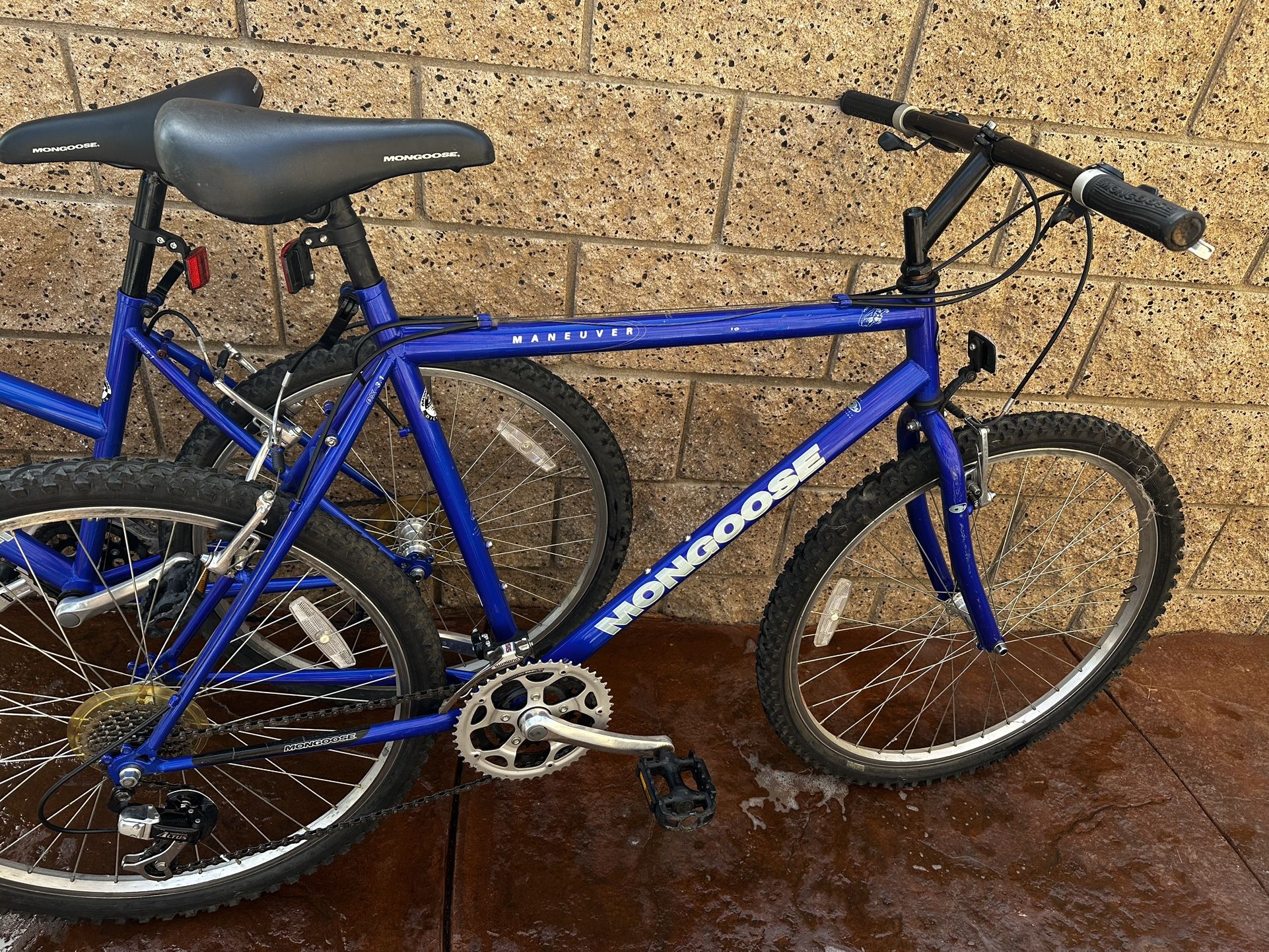 Mongoose Maneuver Bike