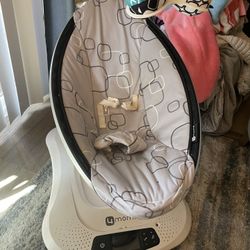 MamaROO swing 4moms 