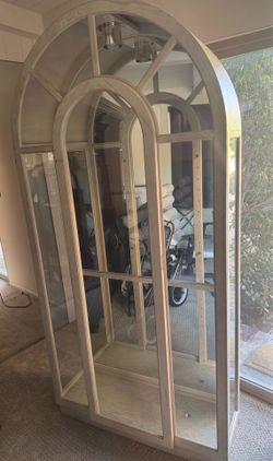 Standing display cabinet