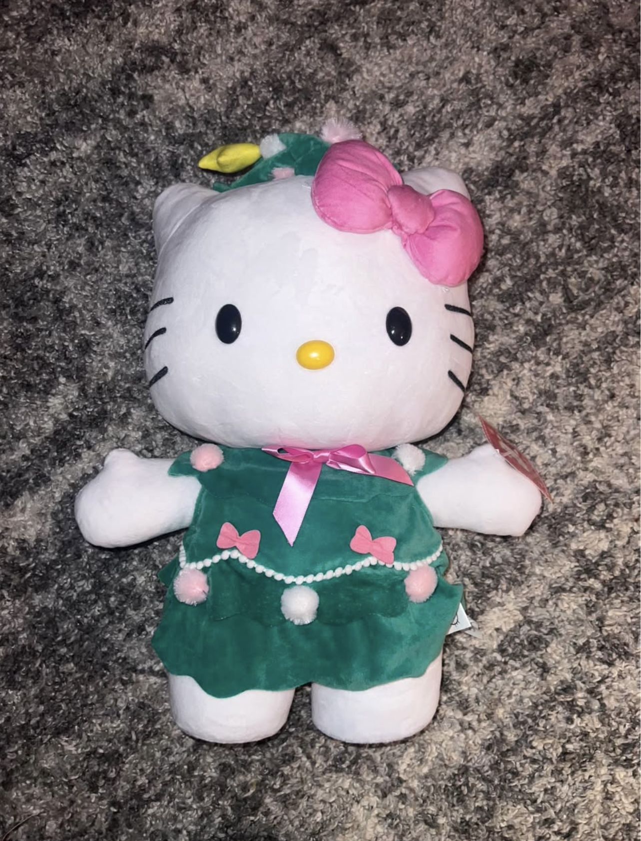 Hello Kitty Christmas Greeter