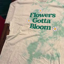 Women’s M/Lg Shirt Size 