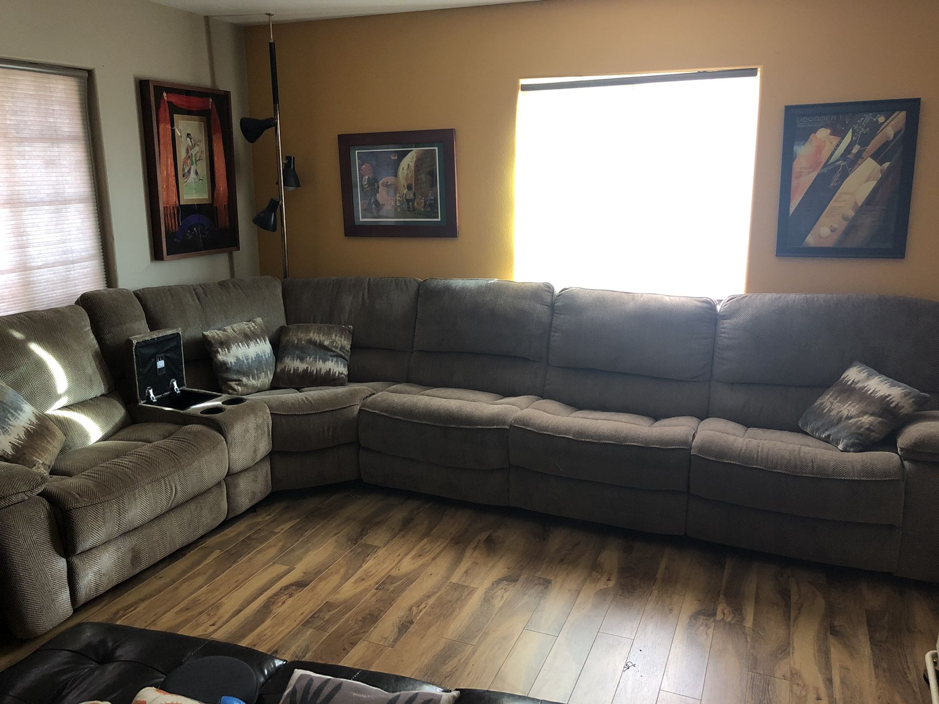 Large recliner couch with usb power port