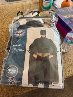 Men’s Batman costume large