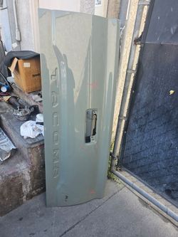 Liftgate toyota tacoma 23 al 26