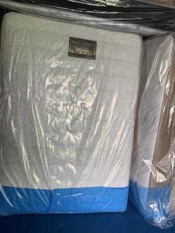 Full size mattress
